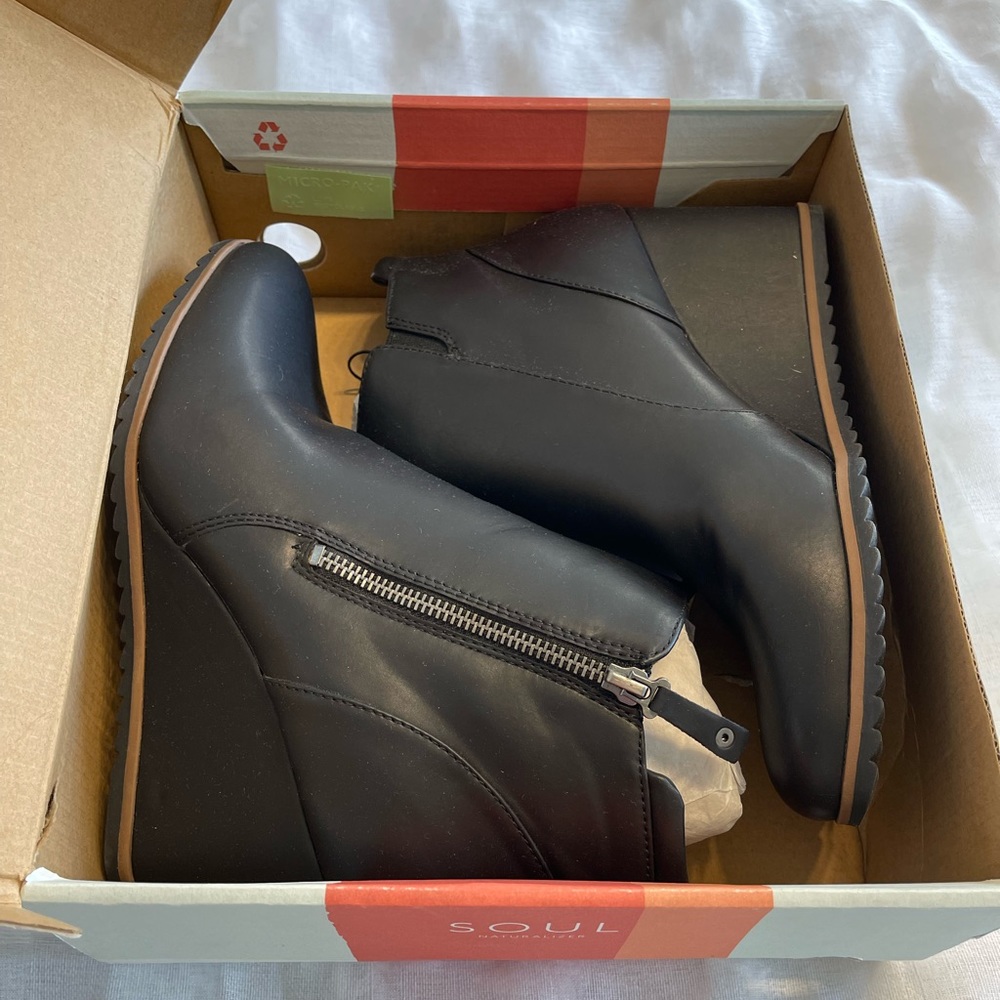 Brand new in box SOUL naturalizer bootie